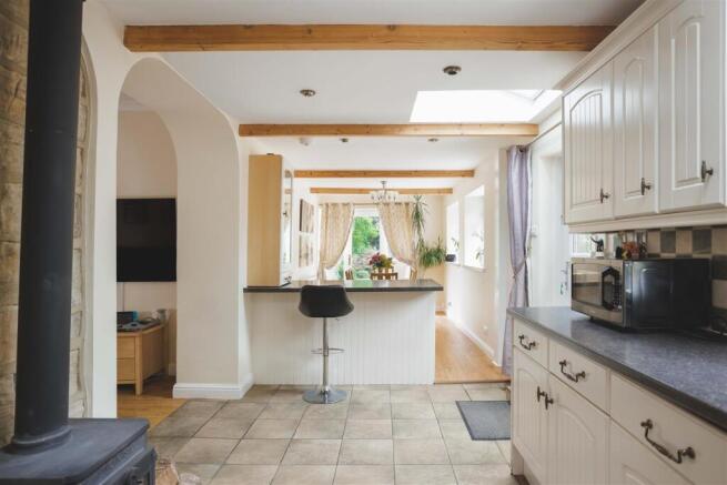 4 bed Farm House for sale Image 5