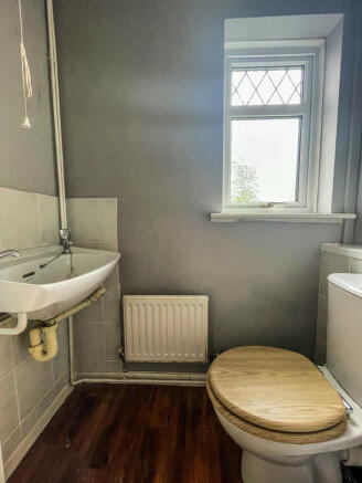 Cloakroom/wc