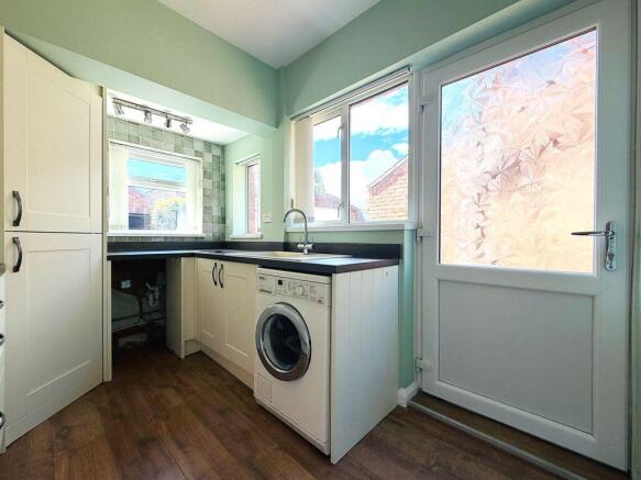3 bed Semi-Detached for sale Image 9