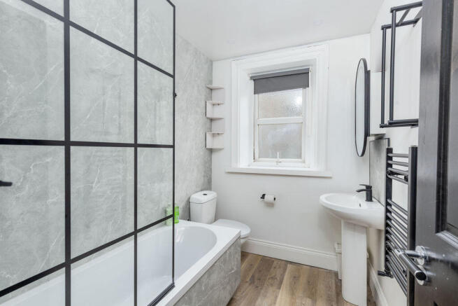 4 bed Terraced for sale Image 12