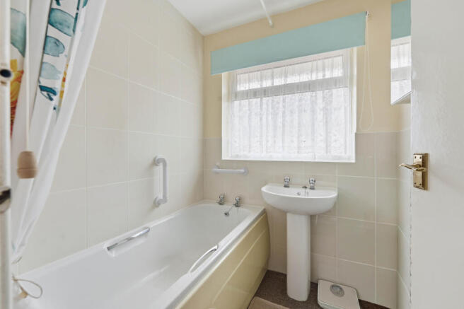 3 bed Bungalow for sale Image 12