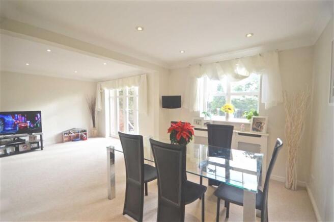 Open-Plan Lounge/Dining