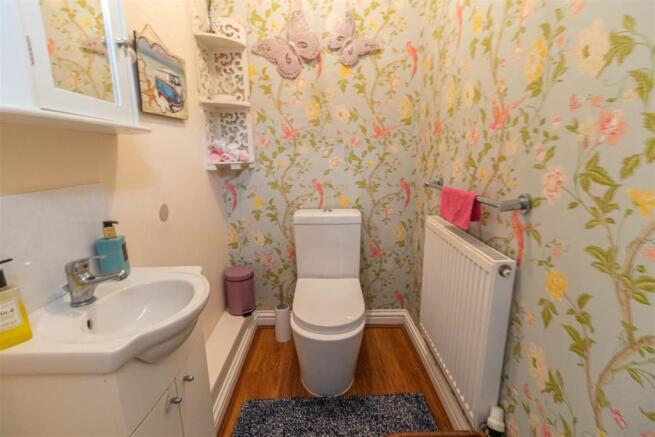 GROUND FLOOR CLOAKROOM