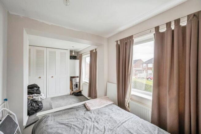 4 bed Semi-Detached for sale Image 12
