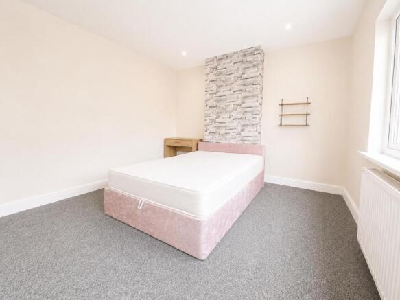 House in Bradford, West Yorkshire - View 5