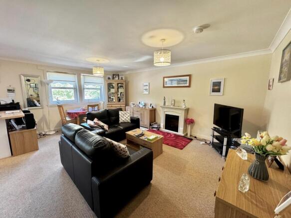 LOUNGE/KITCHEN/DINING
