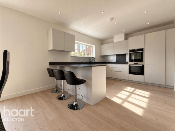 West Field Lane, Clacton-on-Sea photo 4