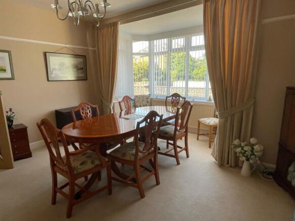 Dining room.jpg