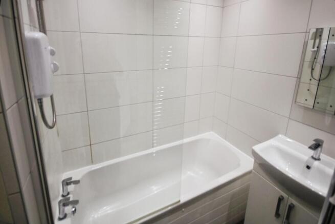 2 bed Flat to rent Image 5