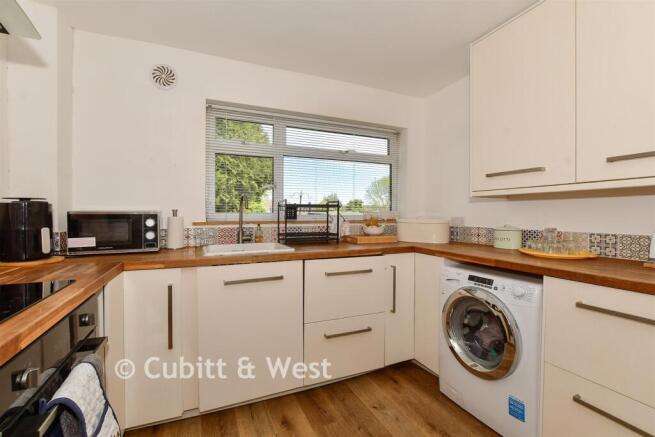 Kitchen/ Breakfast Room