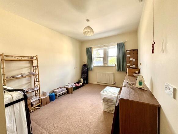 2 bed Flat for sale Image 7