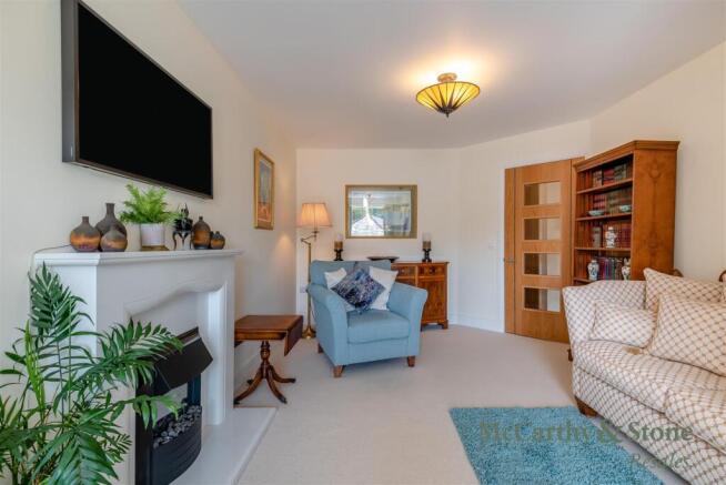 8700995-interior12.jpg