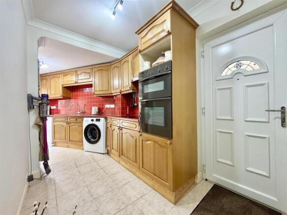 4 bed Semi-Detached for sale Image 6