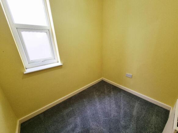 2 bed Flat to rent Image 4