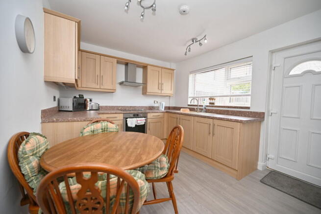 3 bed Semi-Detached for sale Image 4