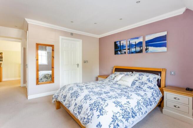 Bed 1a.jpg