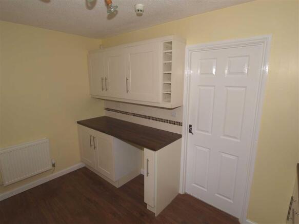 KITCHEN CONT'D ...
