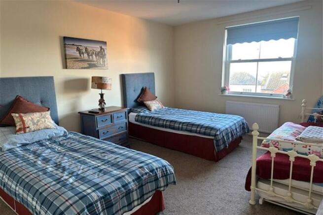 2 bed Flat for sale Image 5