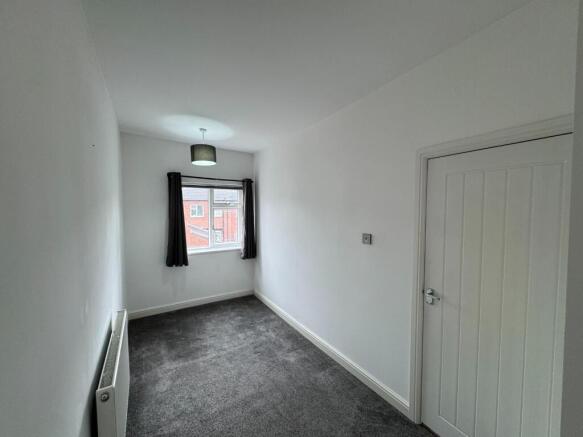 2 bed End of Terrace to rent Image 6