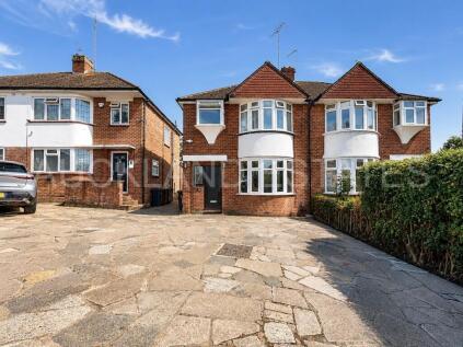 Oulton Crescent, Potters Bar