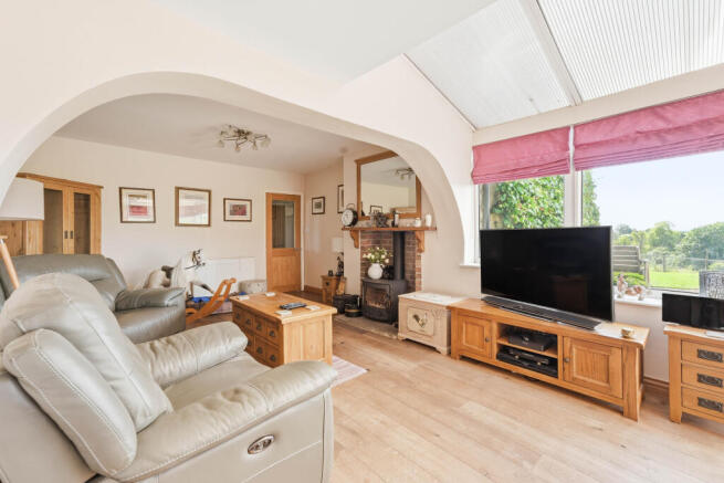 3 bed Bungalow for sale Image 5