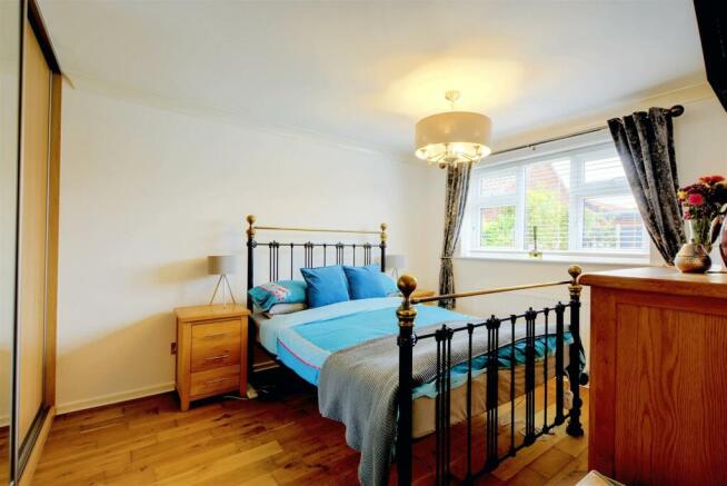 Bedroom 1_1.jpeg