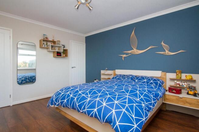 Master Bedroom..jpg