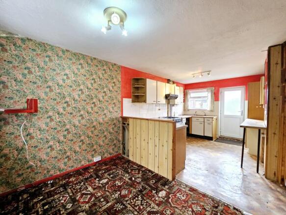 3 bed Semi-Detached for sale Image 3