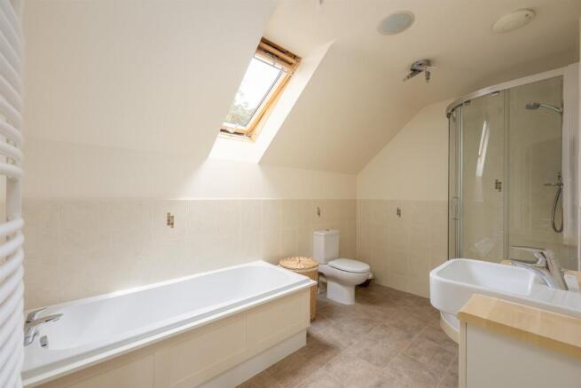 3 bed House for sale Image 12