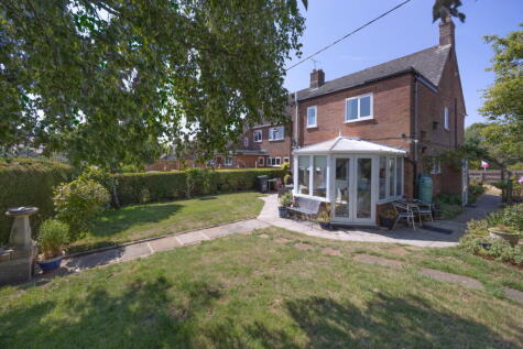 Northbrook Close, Market Lavington, Wiltshire, SN10 4AR