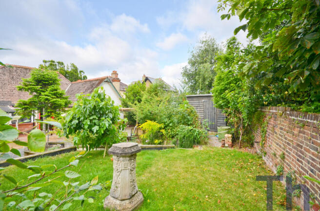 Pretty Garden.JPG
