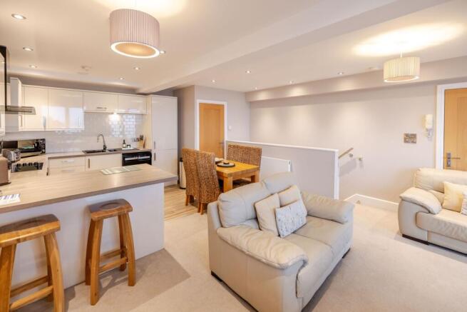 2 bed Duplex for sale Image 8
