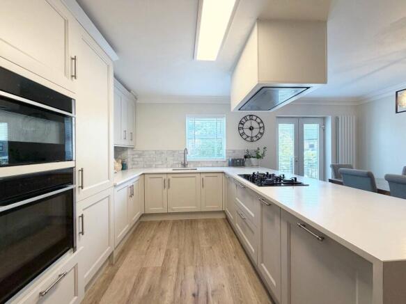 3 bed Terraced to rent Image 6