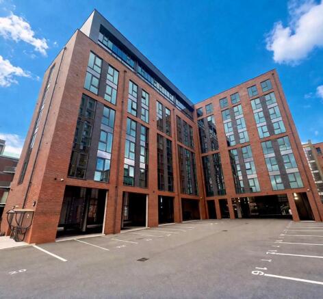 2 bed Apartment to rent Image 10
