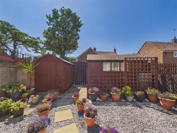 2 bed Semi-Detached for sale Image 10