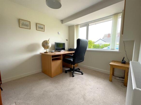 STUDY/DRESSING ROOM