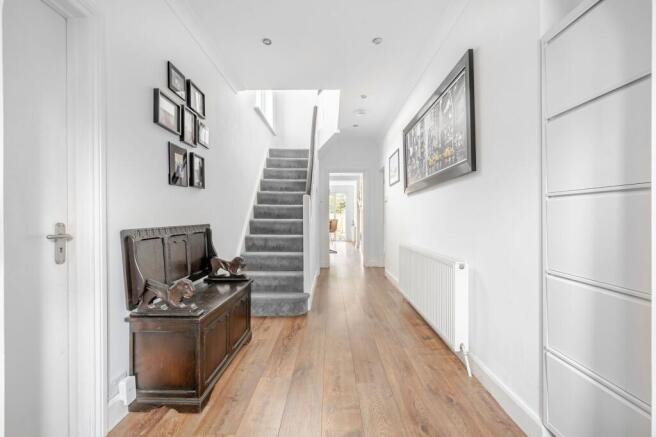 4 bed Semi-Detached for sale Image 11