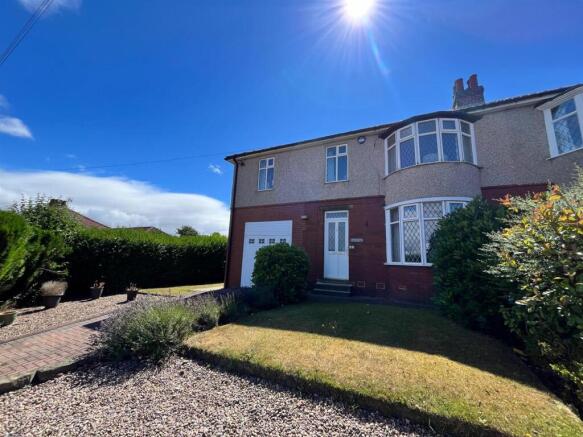 4 bed Semi-Detached for sale Image 2