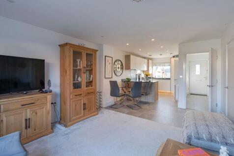 Trenchard Circle, Upper Heyford, OX25