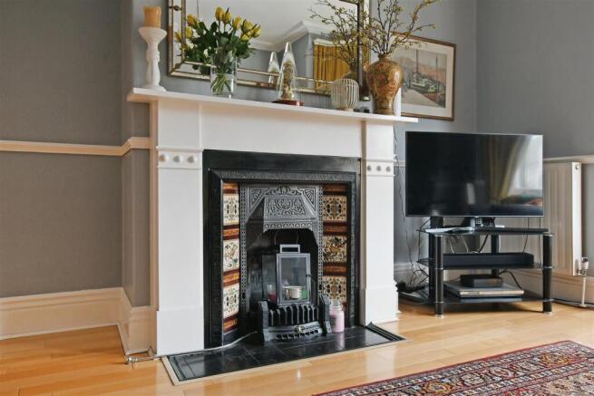 4 bed Apartment for sale Image 5