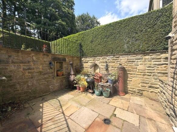 3 bed Apartment for sale Image 2