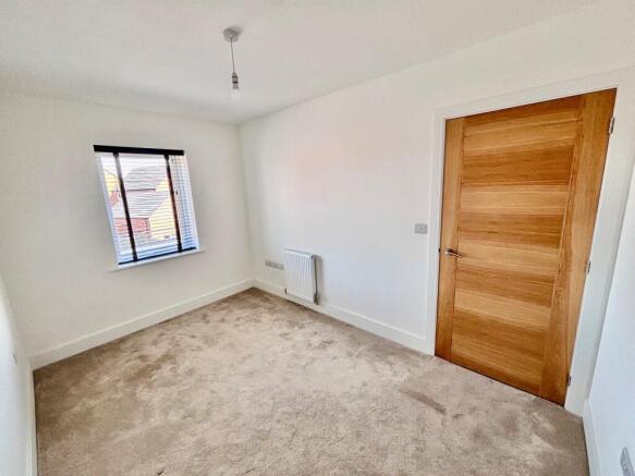 2 bed House to rent Image 8