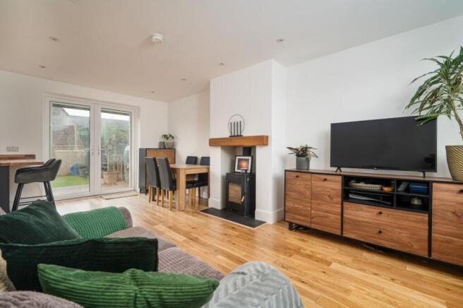 4 bed Semi-Detached for sale Image 9