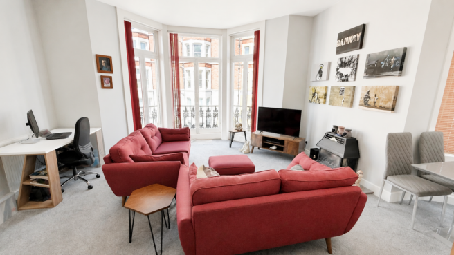 2 bed Flat for sale Image 4