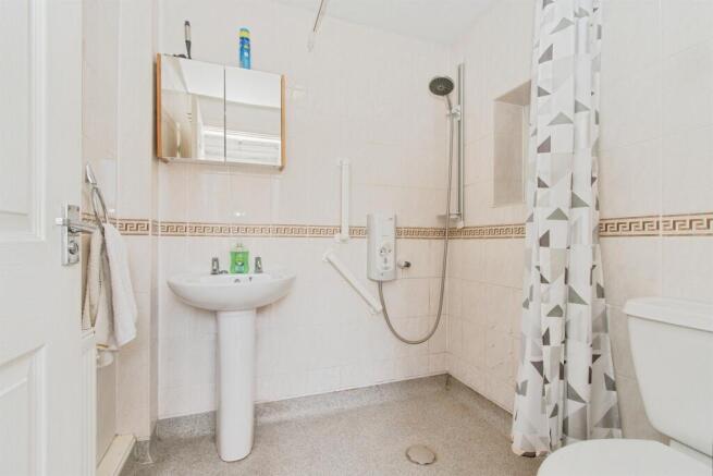 3 bed Semi-Detached for sale Image 6