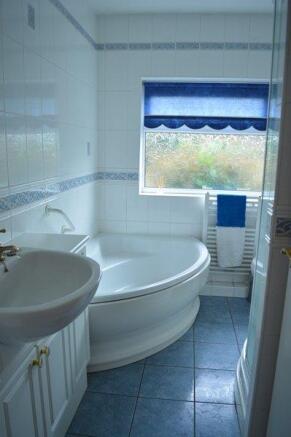 bath & shower room