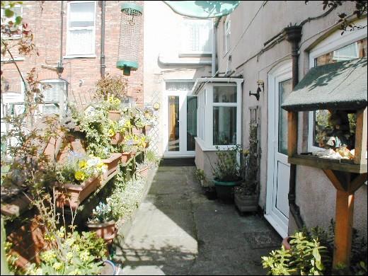 COURTYARD 1