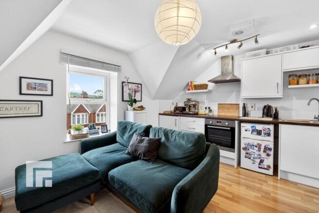 LOUNGE/KITCHEN
