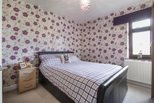 Bed1.jpg