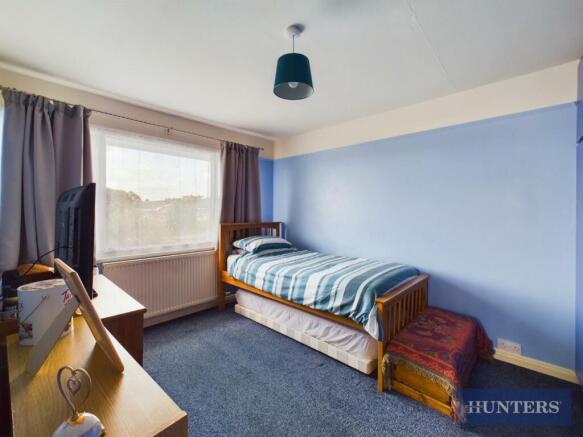 Bed 2.jpg